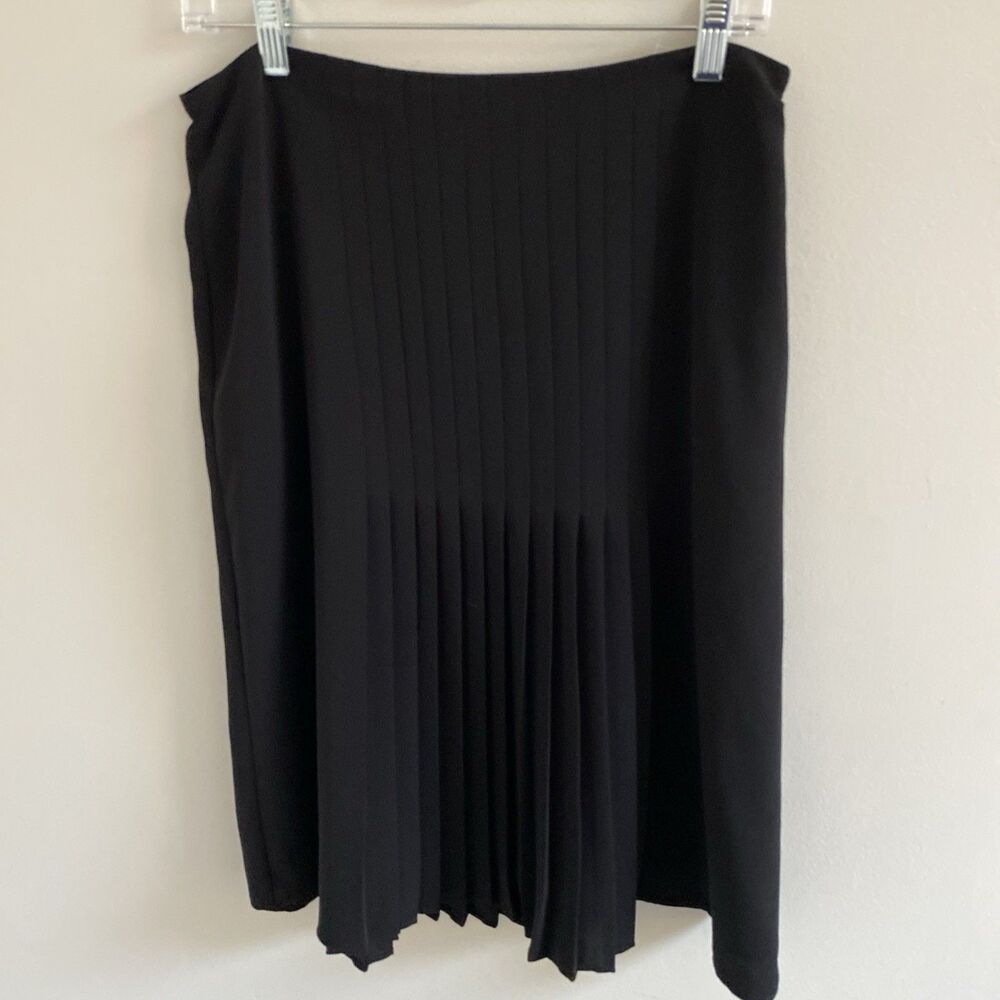 Lauren Ralph Lauren black pleated Georgette skirt size 6 Side Zipper Lined